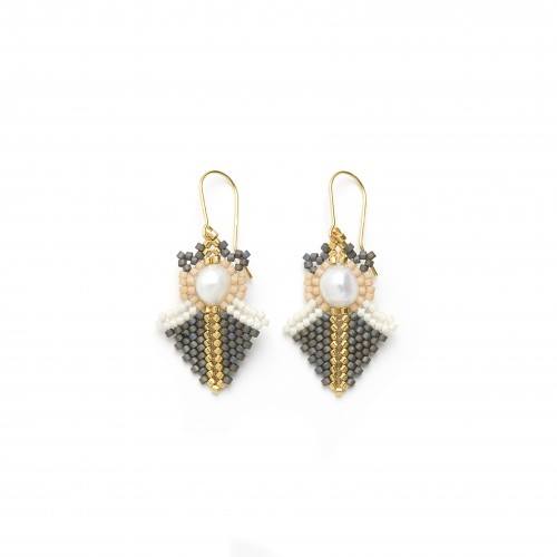 Glamoure. Fragment. Grey and gold. Freshwater Pearl