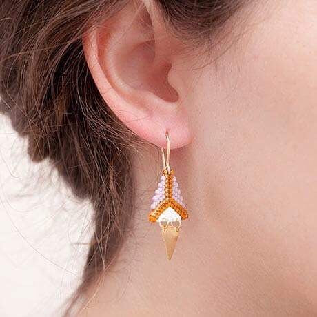 Dual Triangle. Fragment. Purple, brown and white.