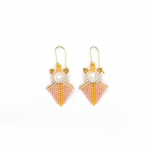 Glamoure. Fragment. Rose, coral and orange. Freshwater Pearl