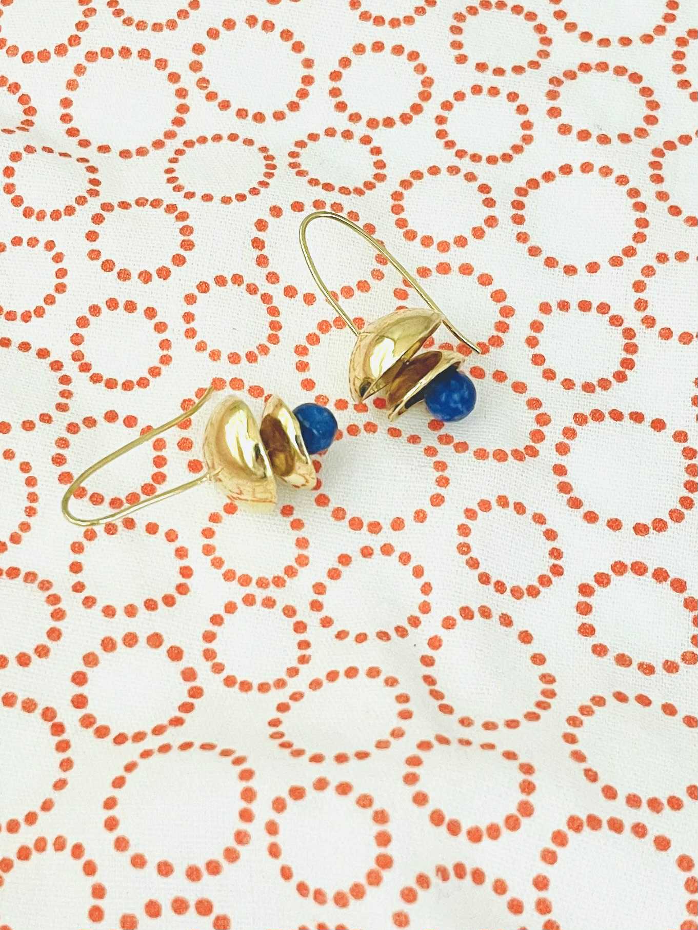 Bell earring with lapiz